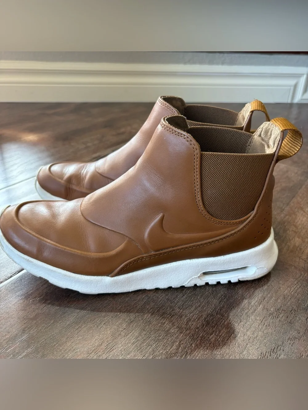 Nike Air Max Thea Mid Premium Womens Size 8 Brown Chelsea Boot Sneakers